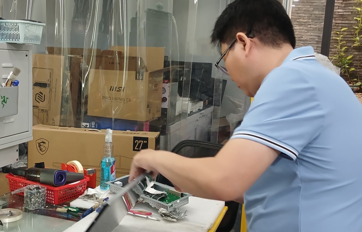 BỀN BỈ VỚI NGHỀ BẢO HÀNH, BẢO TRÌ VÀ SỬA CHỮA CHUYÊN SÂU